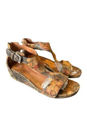 Gentle Souls by Kenneth Cole Womens Gisele Leather Ankle Strap  Sandles  9M  EUC